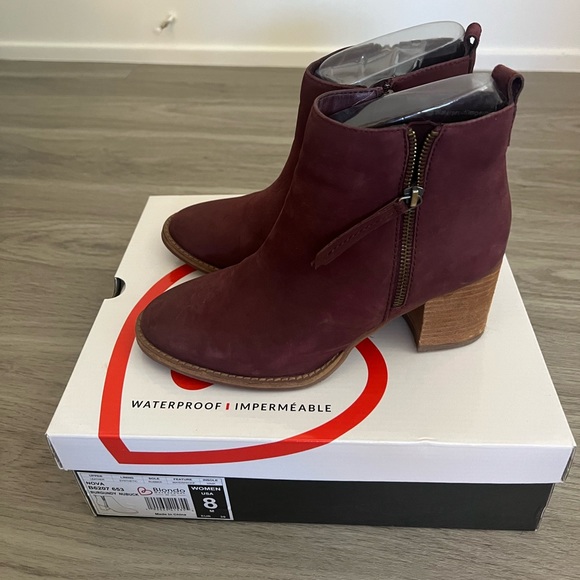 Blondo Burgandy Waterproof Boots Size 8 - Picture 3 of 7